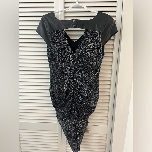 Guess super cute mini dress, size 4 - Picture 2 of 4